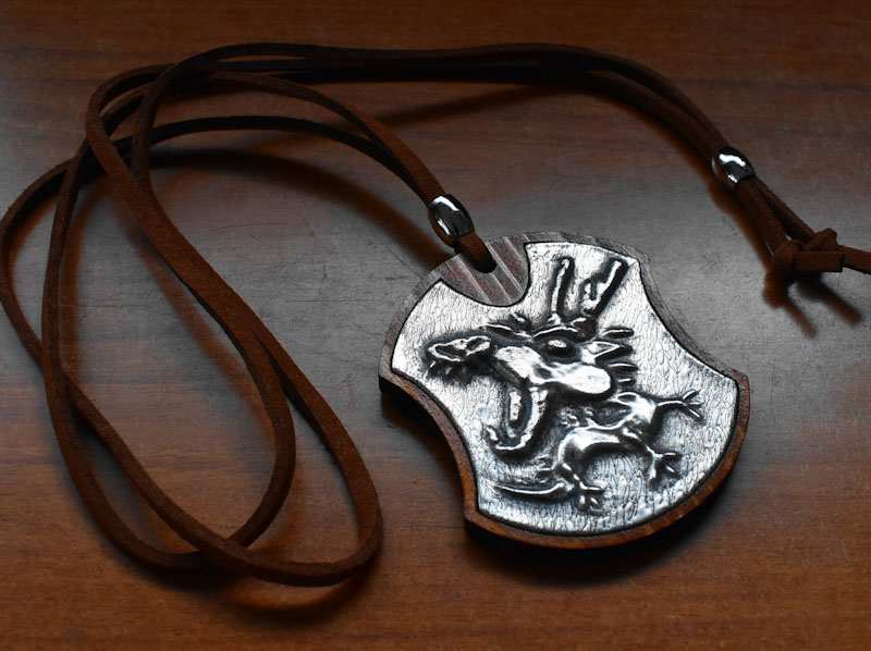龍のペンダントの画像