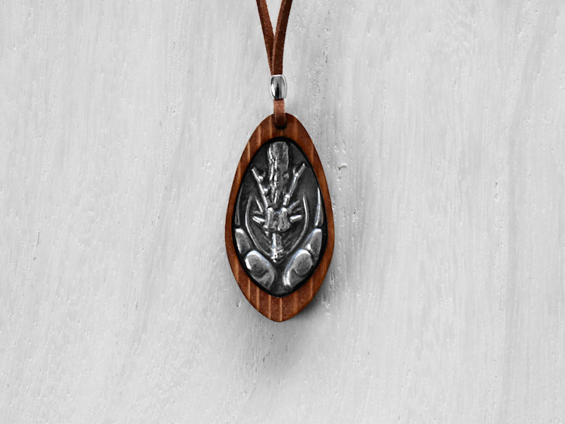 雲龍のペンダントの画像