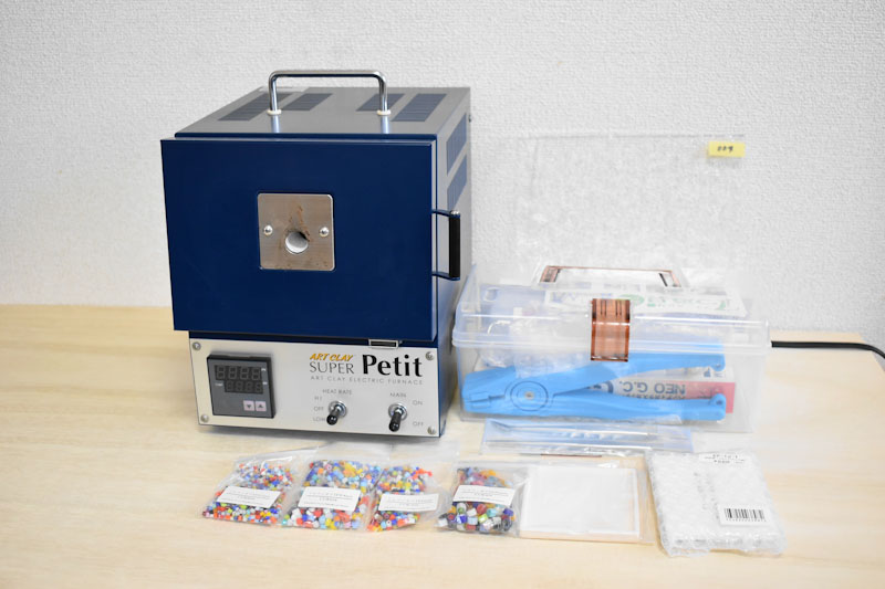 ガラスフュージングに向けた道具と材料をそろえる - AMONS CRAFT