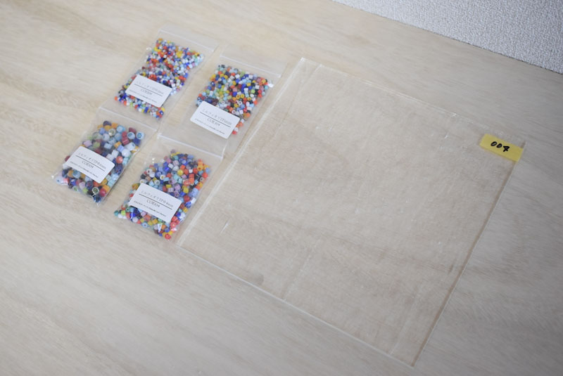 ミルフィオリと透明な板ガラスの画像