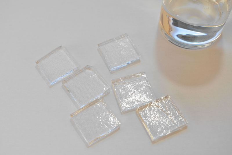 2 cm四方の板ガラス画像