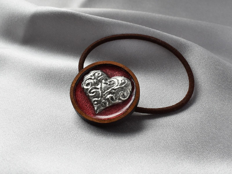 錫のハートヘアゴムの画像