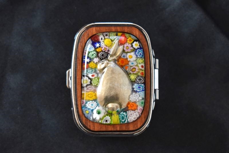 うさぎのピルケース